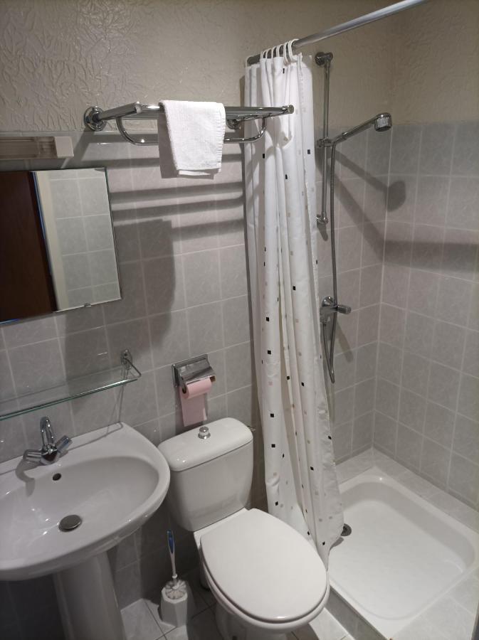 L' Auberge Campagnarde, Lourdes Poueyferre Ruang foto