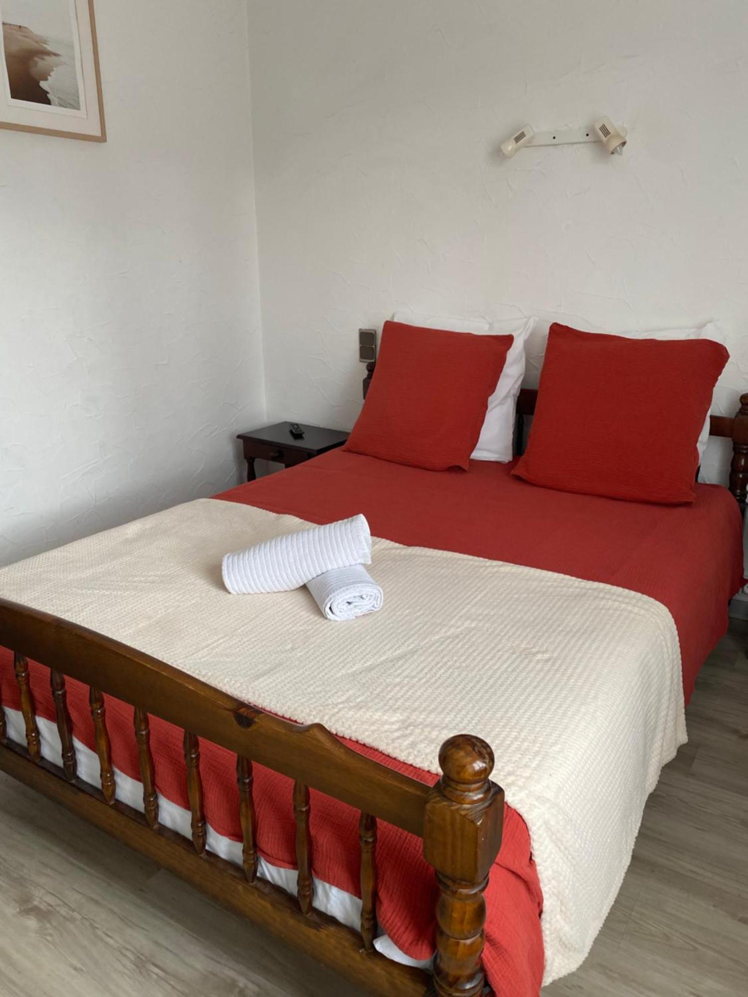 L' Auberge Campagnarde, Lourdes Poueyferre Bagian luar foto
