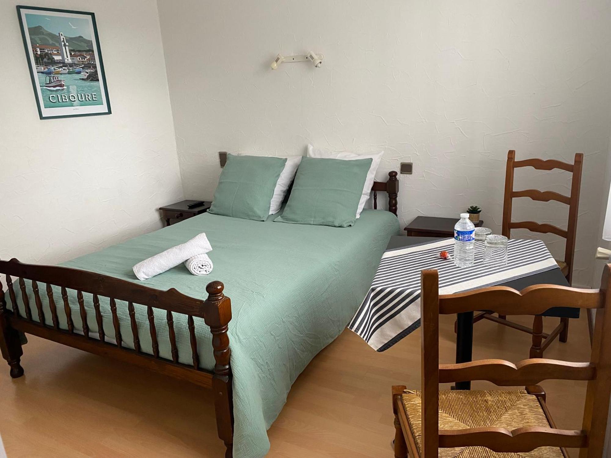 L' Auberge Campagnarde, Lourdes Poueyferre Bagian luar foto