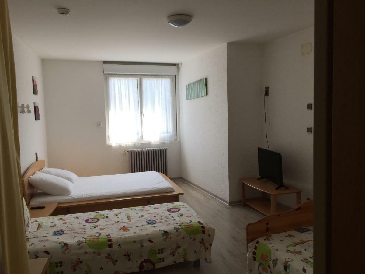 L' Auberge Campagnarde, Lourdes Poueyferre Bagian luar foto